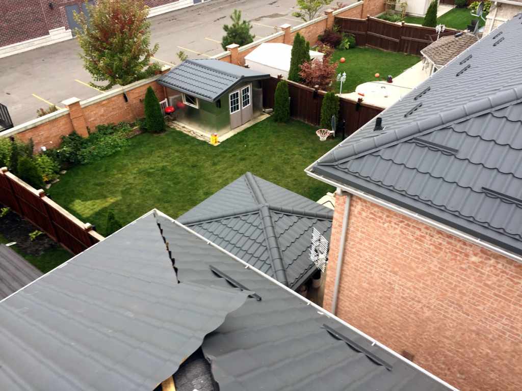 Metal Roofs vs.  Asphalt Shingles